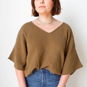 Suunday - The Gauze Dolman Top (Tapenade)